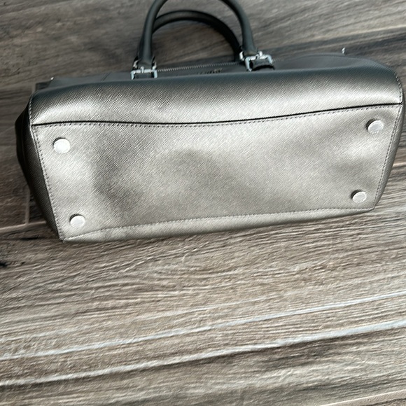 Authentic Michael Kors Satchel - Picture 8 of 9
